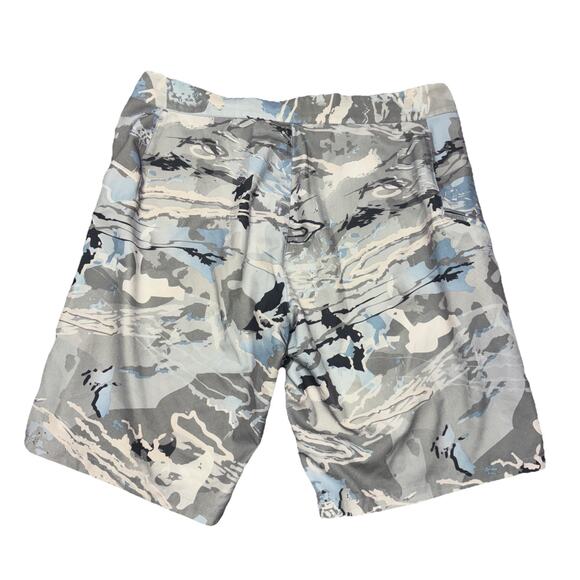 Under Armour Board Shorts Mens 36 X 11 Gray Camo Loose Swim Trunks Pockets - Picture 1 of 7